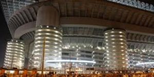 Meazza esterno notte