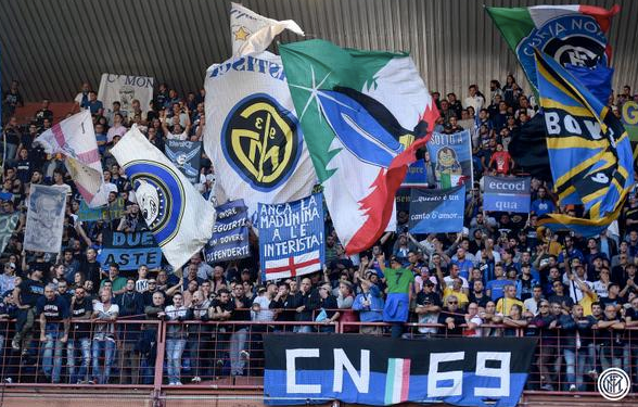 Tifosi dell'Inter al Marassi di Genova