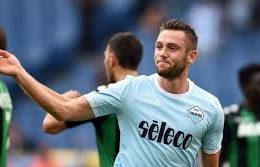 De Vrij con la maglia della Lazio