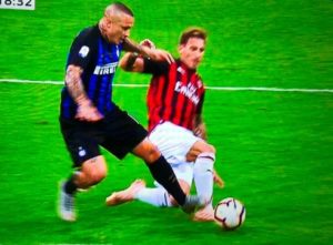 Nainggolan fallo biglia derby