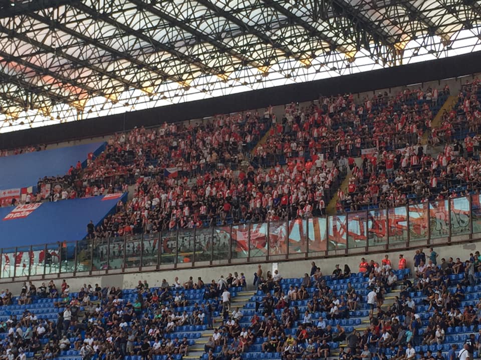 I tifosi dello slavia praga a san siro