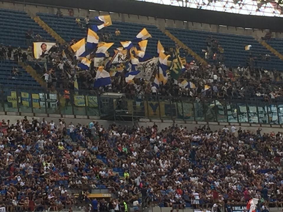 tifosi del parma a san siro